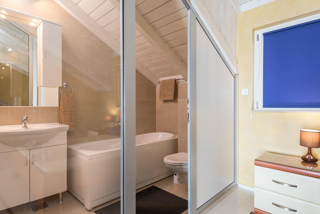 Holiday Home Luna Оребич Екстер'єр фото